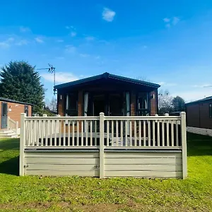 Dakota With Hot Tub York